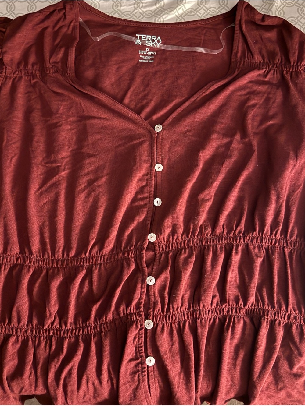 🏖️10 items for $20☀️ Terra & Sky women’s  Button-Front Rust Red Shirt